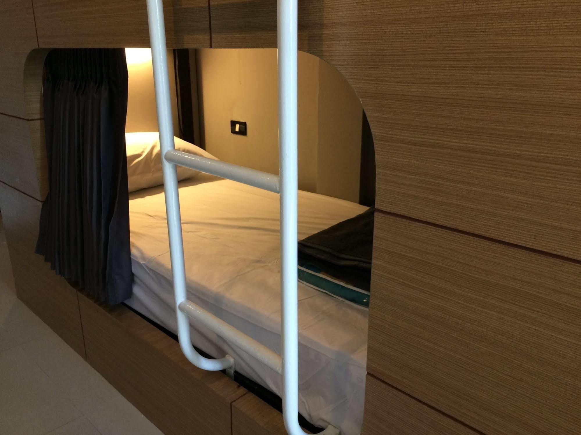 Hubb Hostel Phuket Airport Nai Yang Luaran gambar