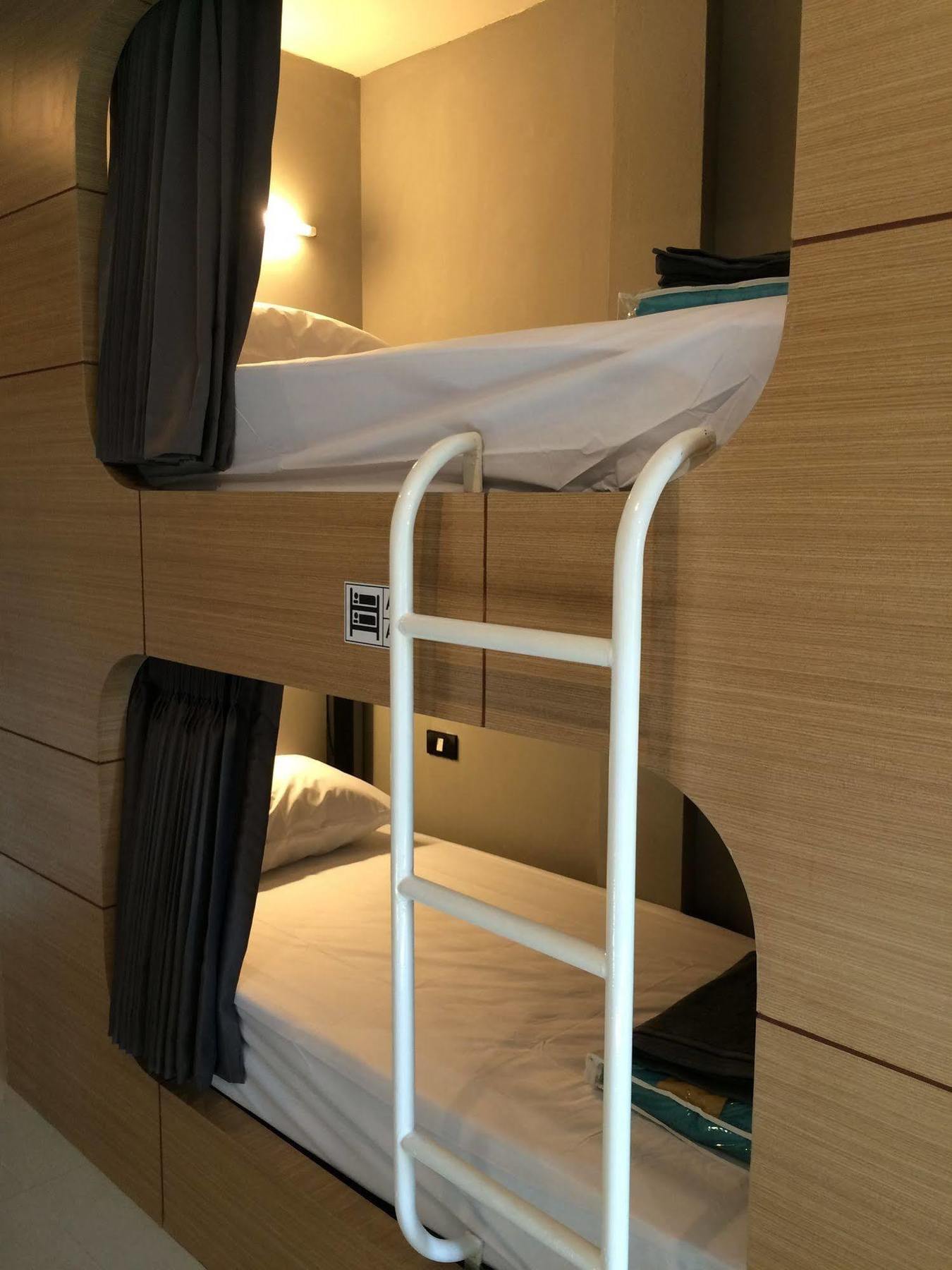 Hubb Hostel Phuket Airport Nai Yang Luaran gambar