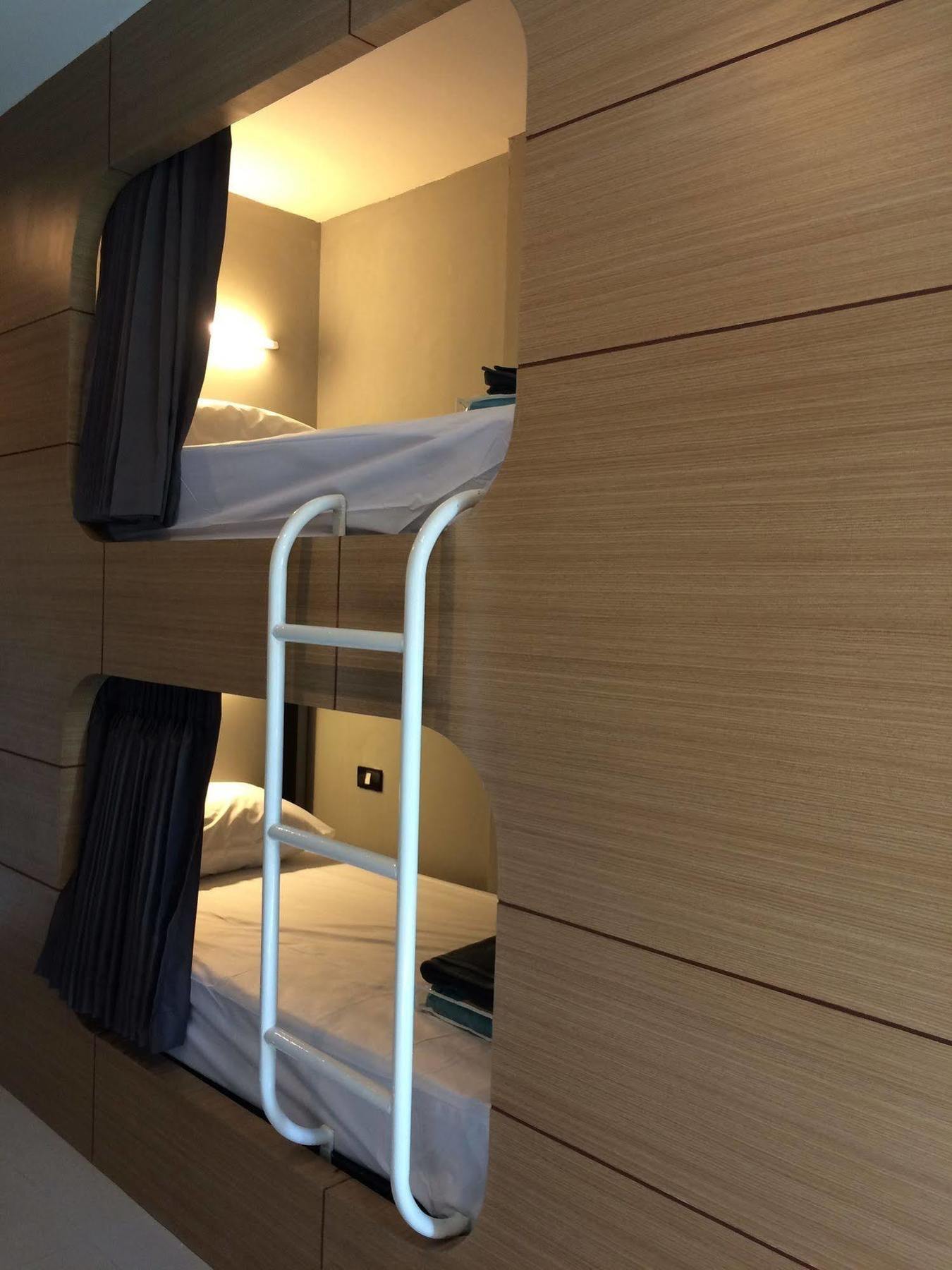 Hubb Hostel Phuket Airport Nai Yang Luaran gambar